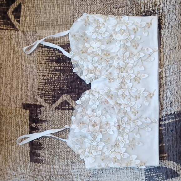 4/$60 Off-White & Gold Floral Bustier Top - Size XS - Picture 2 of 9